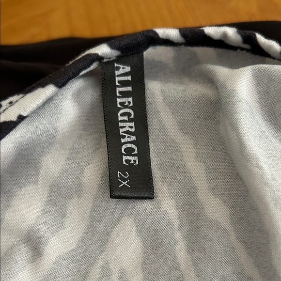 Chic Zebra Pattern Blouse - Picture 2 of 2